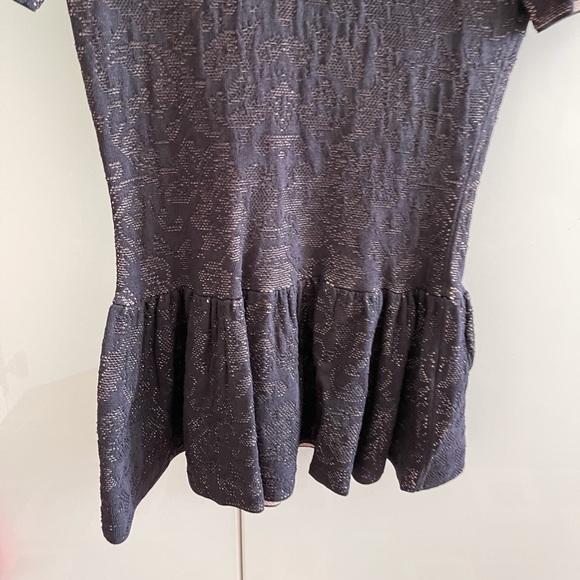 TORN BY RONNY KOBO Black Short Sleeve Eyelet Peplum Top Shirt Size Small - Picture 4 of 6